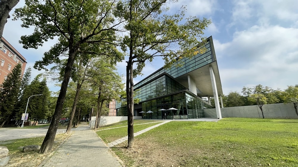 亞洲大學現代美術館