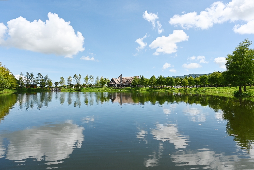 花蓮【理想PAARK水岸生活】花蓮星巴克的水上秘境,展開一段20分鐘夢幻遊湖 - 第18張圖 理想PAARK水岸生活